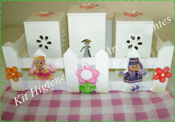 Kit Higiene Bonecas bandeja e 3 potes